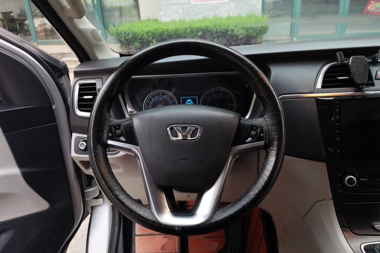Used Huasong 7 2017 2.0T Automatic Elite Edition Steering Wheel