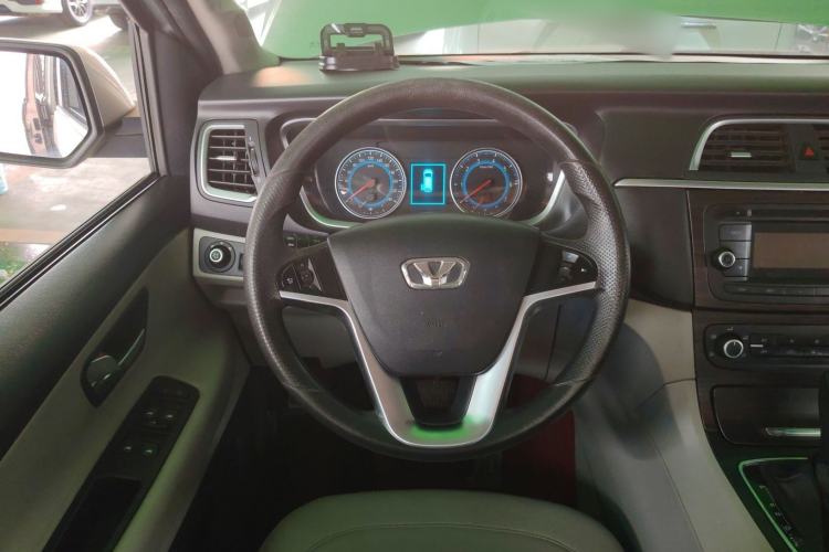 Used Huasong 7 2017 2.0T Automatic Elite Edition Steering Wheel