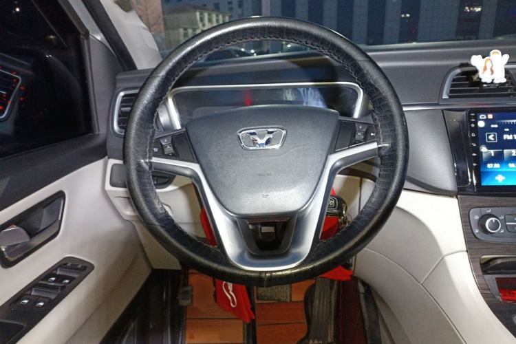 Used Huasong 7 2017 2.0T Automatic Elite Edition Steering Wheel