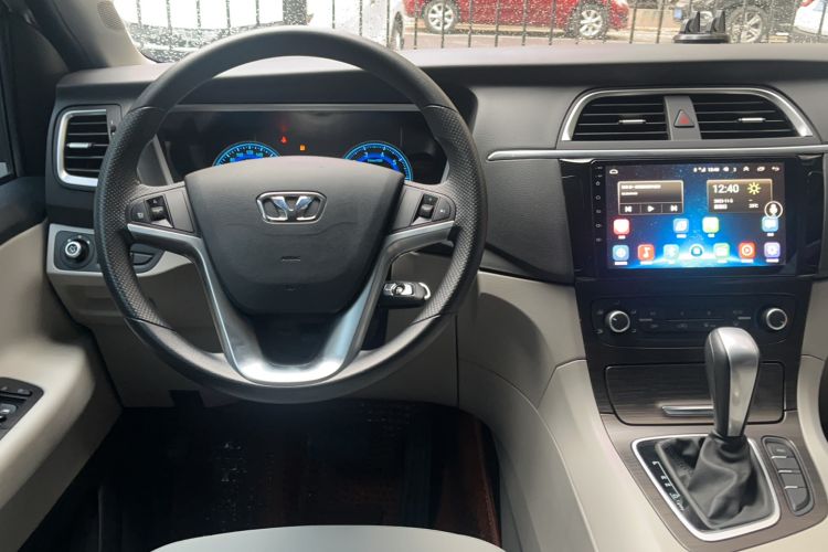 Used Huasong 7 2017 2.0T Automatic Standard Edition Steering Wheel
