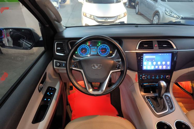 Used Huasong 7 2017 2.0T Automatic Standard Edition Steering Wheel