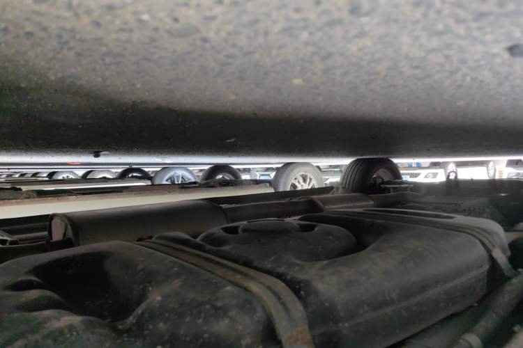 Used Huasong 7 2017 2.0T Automatic Elite Edition Chassis Rear Left