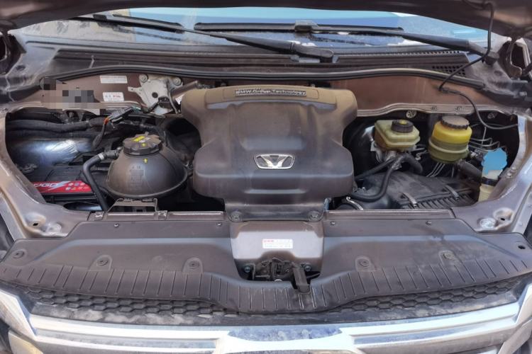 Used Huasong 7 2017 2.0T Automatic Standard Edition Engine Bay