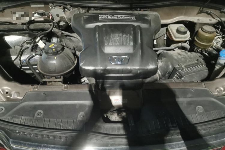 Used Huasong 7 2017 2.0T Automatic Elite Edition Engine Bay