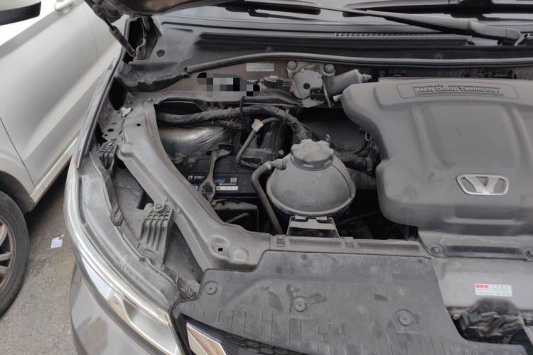 Used Huasong 7 2017 2.0T Automatic Elite Edition Engine Bay Right