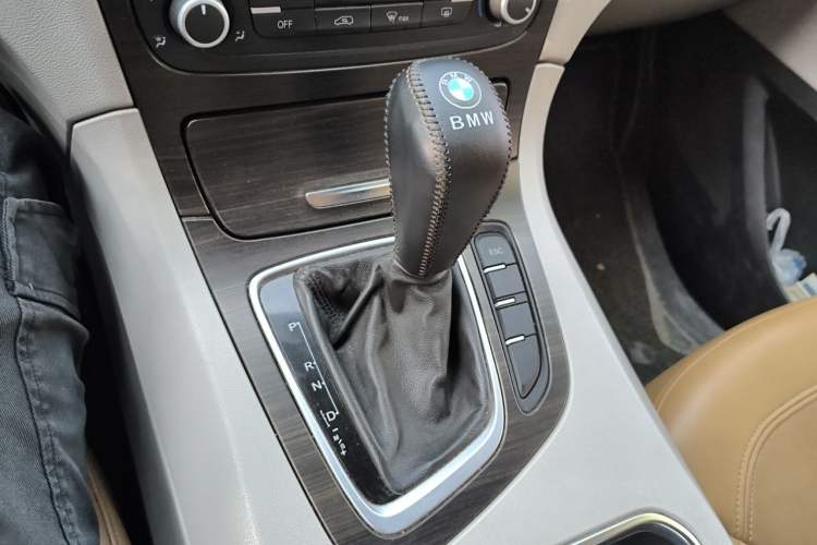 Used Huasong 7 2017 2.0T Automatic Elite Edition Gear Lever