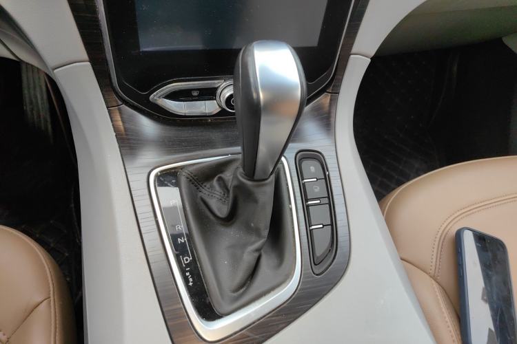 Used Huasong 7 2017 2.0T Automatic Elite Edition Gear Lever