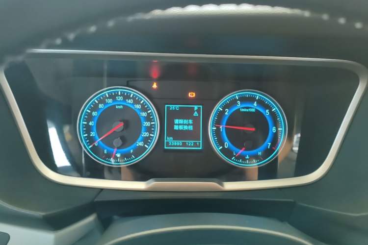 Used Huasong 7 2017 2.0T Automatic Standard Edition Instrument Cluster