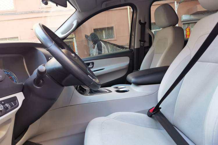Used Huasong 7 2017 2.0T Automatic Standard Edition Left Front Seat