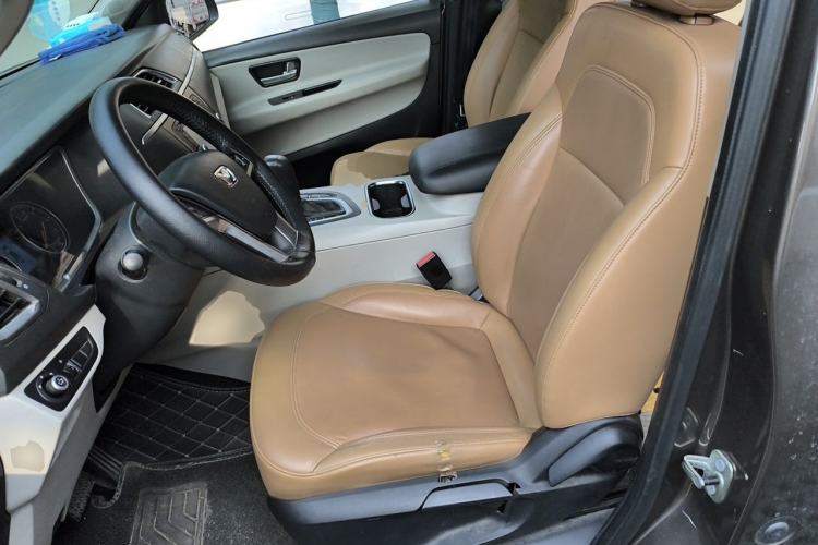 Used Huasong 7 2017 2.0T Automatic Elite Edition Left Front Seat