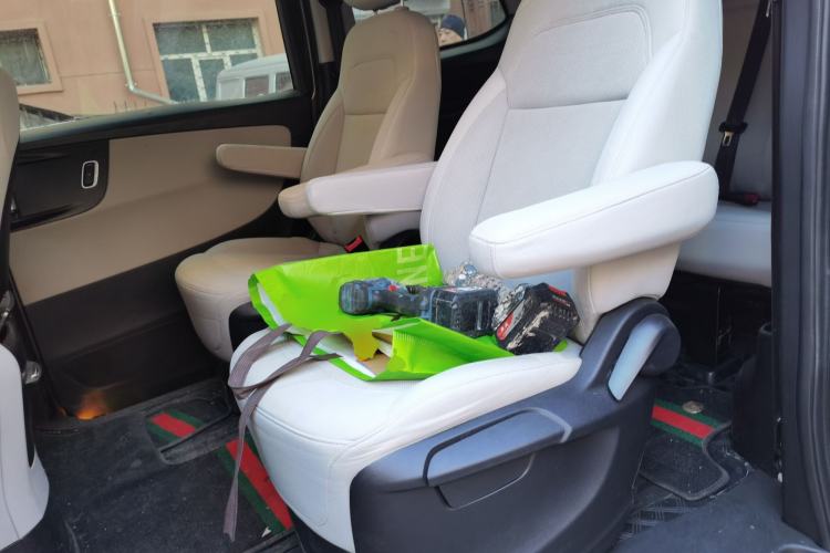 Used Huasong 7 2017 2.0T Automatic Standard Edition Left Rear Seat