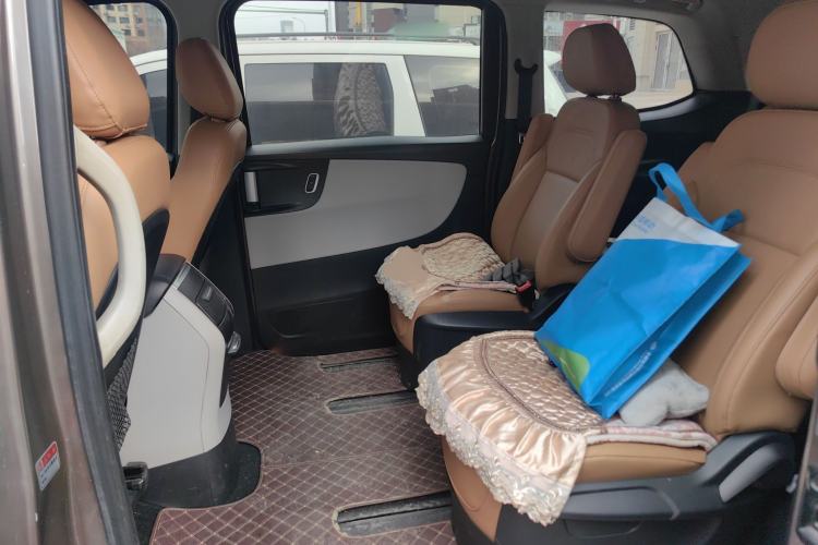 Used Huasong 7 2017 2.0T Automatic Elite Edition Left Rear Seat