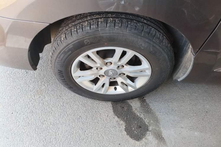 Used Huasong 7 2017 2.0T Automatic Standard Edition Right Rear Wheel Hub