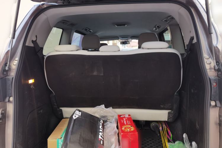 Used Huasong 7 2017 2.0T Automatic Standard Edition Trunk