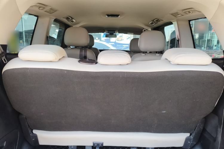 Used Huasong 7 2017 2.0T Automatic Standard Edition Trunk