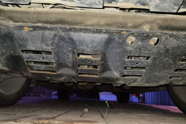 Used Huatai Boliger 2012 1.8T Manual Two-Wheel Drive Urban Edition Chassis Front