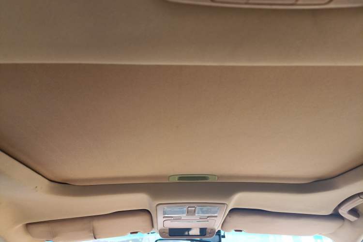 Used Huatai Boliger 2012 1.8T Automatic Two-Wheel Drive Executive Version Headliner