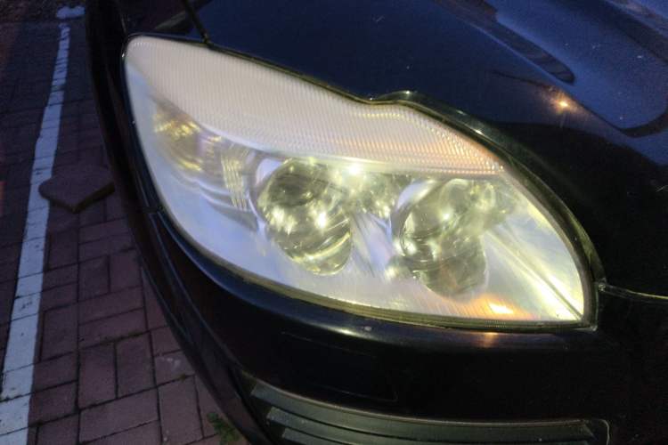 Used Huatai Boliger 2012 1.8T Manual Two-Wheel Drive Urban Edition Right Front Headlight