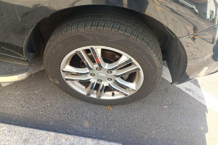 Used Huatai Boliger 2012 1.8T Automatic Two-Wheel Drive Executive Version Right Front Wheel Hub