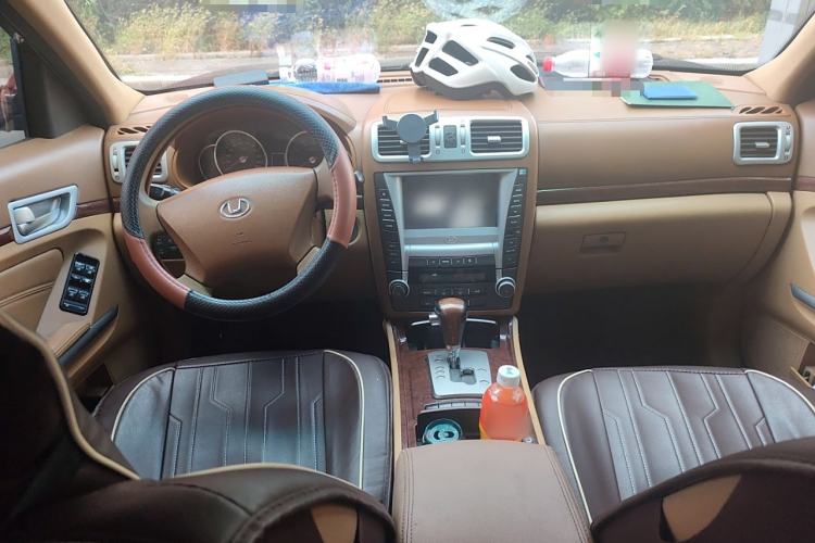 Used Huatai Boliger 2012 1.8T Automatic Two-Wheel Drive Business Edition Center Console