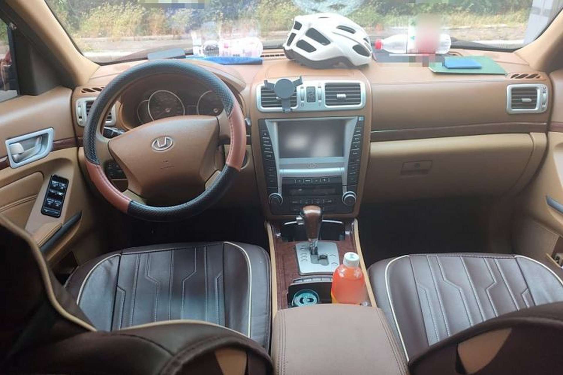 Used Huatai Boliger 2012 1.8T Automatic Two-Wheel Drive Business Edition Center Console
