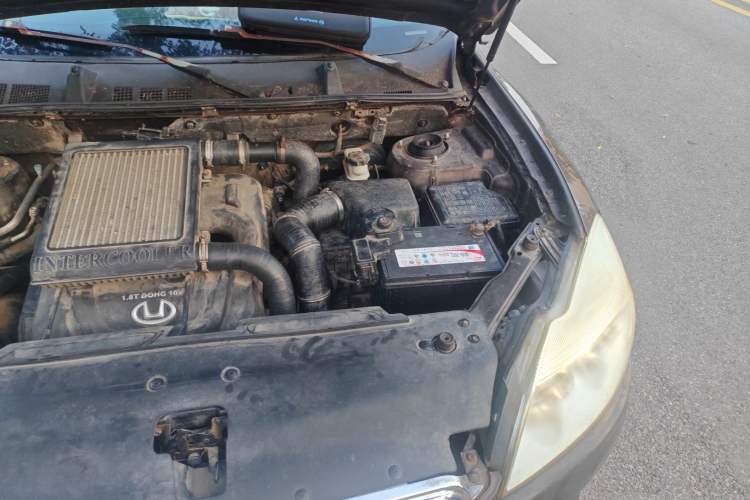 Used Huatai Boliger 2012 1.8T Manual Two-Wheel Drive Smart Edition Engine Bay Left