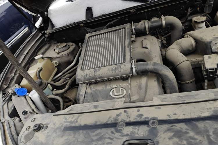 Used Huatai Boliger 2012 1.8T Manual Two-Wheel Drive Smart Edition Engine Bay Right