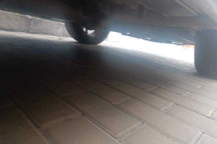 Used Huatai Boliger 2012 1.8T Manual Two-Wheel Drive Smart Edition Chassis Front Right
