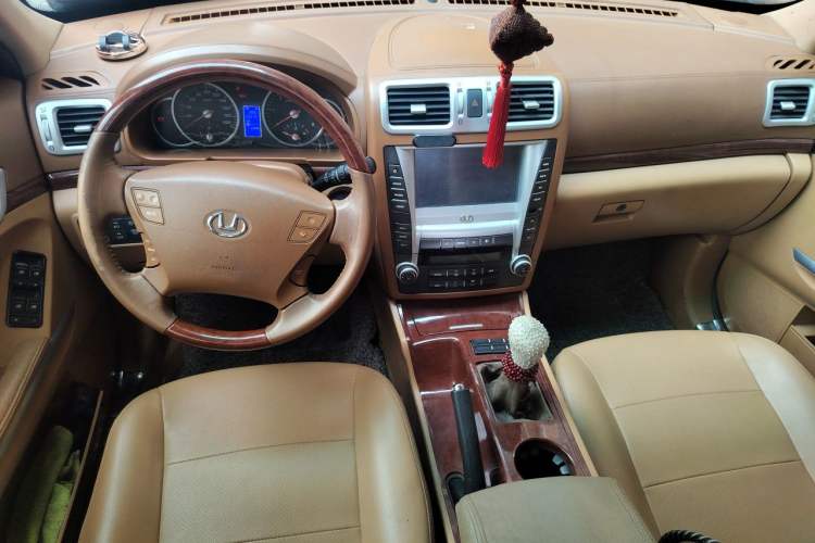 Used Huatai Boliger 2012 2.0T Manual Two-Wheel Drive Zhihui Edition Center Console