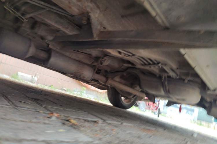 Used Huatai Boliger 2012 2.0T Manual Two-Wheel Drive Zhihui Edition Chassis Front Left