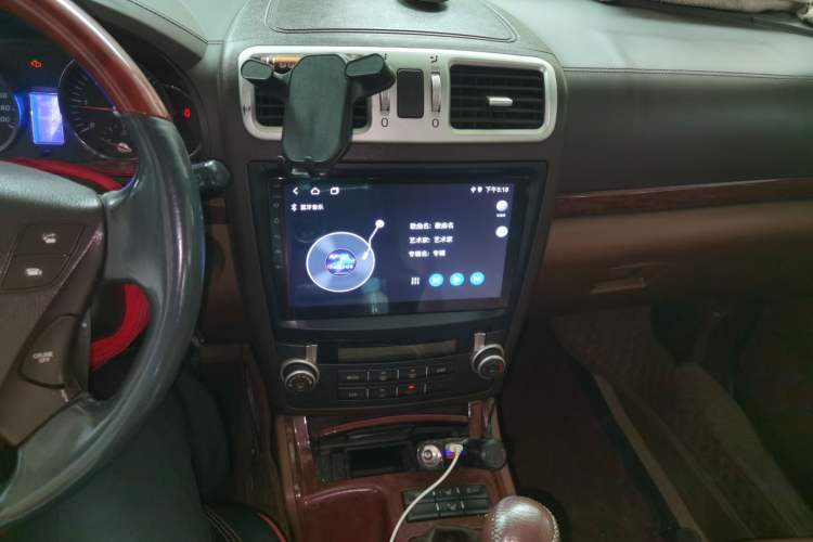Used Huatai Boliger 2013 2.0T Manual Two-Wheel Drive ZhiZun Edition Audio And AC Panel