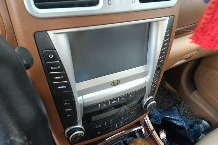 Used Huatai Boliger 2013 1.8T Automatic Two-Wheel Drive Zhihui Edition Audio And AC Panel
