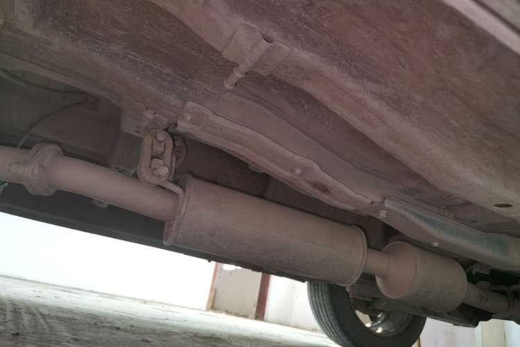 Used Huatai Boliger 2013 2.0T Manual Two-Wheel Drive ZhiZun Edition Chassis Front Right