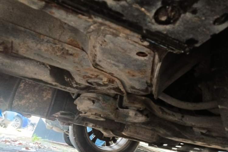 Used Huatai Boliger 2013 1.8T Automatic Two-Wheel Drive Zhihui Edition Chassis Front Right