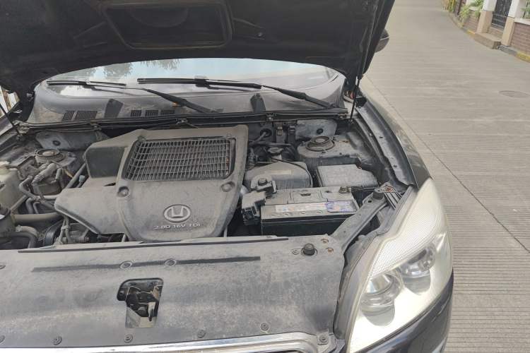 Used Huatai Boliger 2013 2.0T Manual Two-Wheel Drive ZhiZun Edition Engine Bay Left