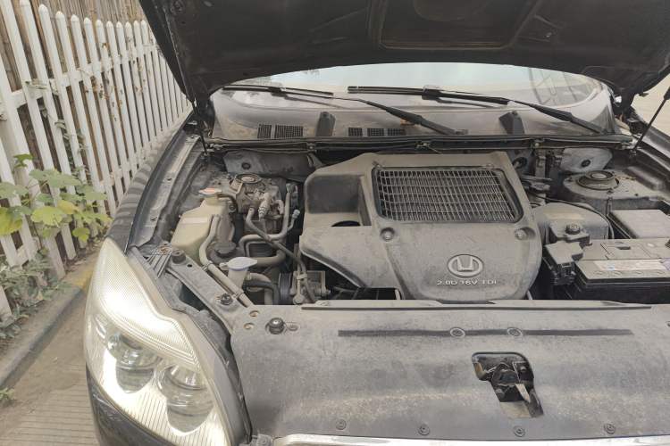Used Huatai Boliger 2013 2.0T Manual Two-Wheel Drive ZhiZun Edition Engine Bay Right