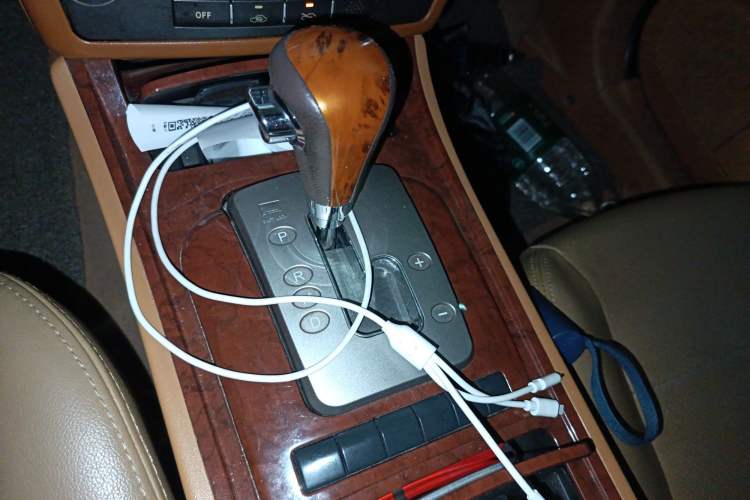 Used Huatai Boliger 2013 1.8T Automatic Two-Wheel Drive Zhihui Edition Gear Lever