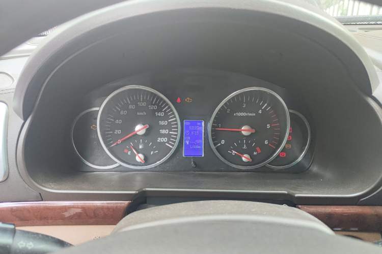 Used Huatai Boliger 2013 2.0T Manual Two-Wheel Drive ZhiZun Edition Instrument Cluster
