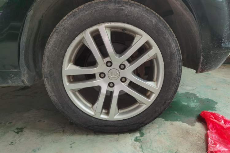 Used Huatai Boliger 2013 2.0T Manual Two-Wheel Drive ZhiZun Edition Right Front Wheel Hub