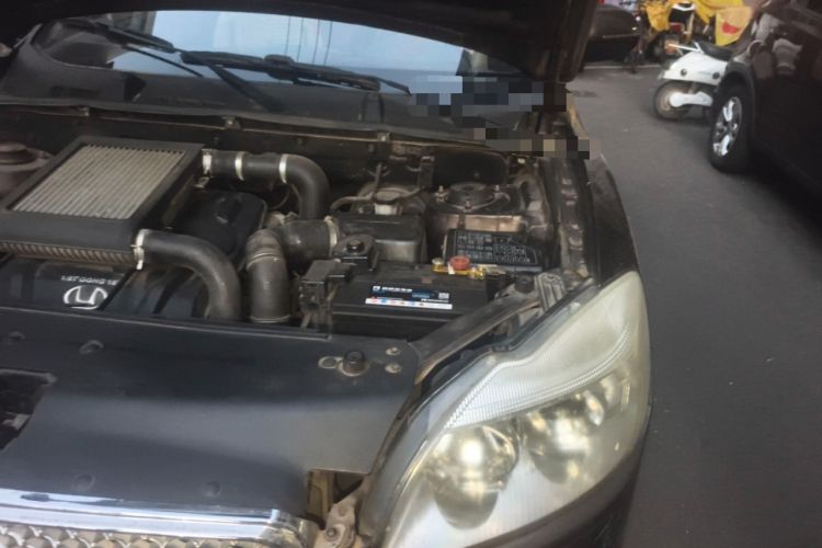 Used Huatai Boliger 2013 1.8T Manual Two-Wheel Drive ZhiZun Edition Engine Bay Left