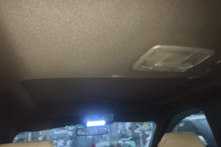 Used Huatai Boliger 2013 1.8T Manual Two-Wheel Drive ZhiZun Edition Headliner