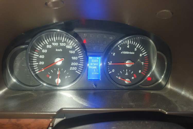 Used Huatai Boliger 2013 1.8T Manual Two-Wheel Drive ZhiZun Edition Instrument Cluster