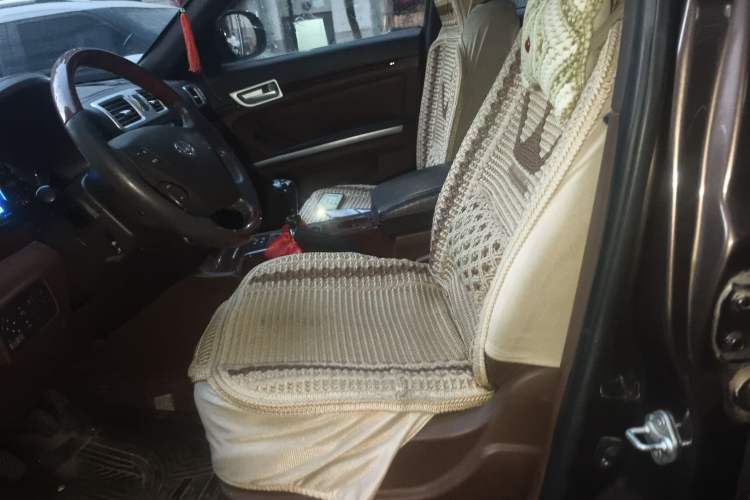 Used Huatai Boliger 2013 1.8T Manual Two-Wheel Drive ZhiZun Edition Left Front Seat