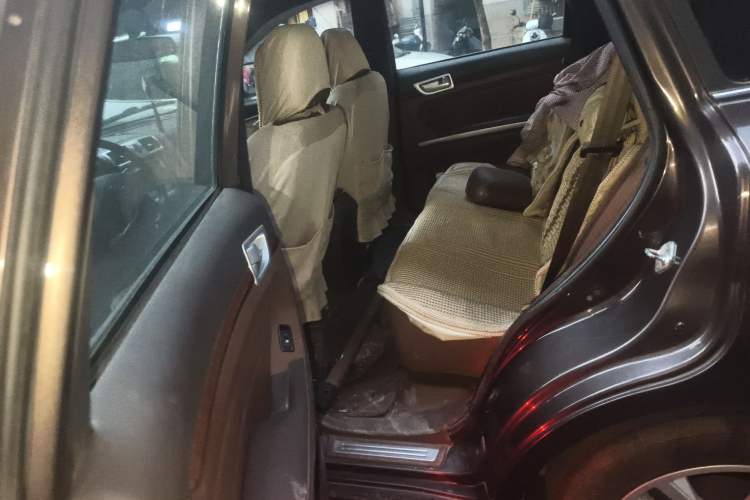 Used Huatai Boliger 2013 1.8T Manual Two-Wheel Drive ZhiZun Edition Left Rear Seat
