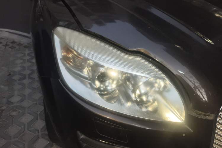 Used Huatai Boliger 2013 1.8T Manual Two-Wheel Drive ZhiZun Edition Right Front Headlight