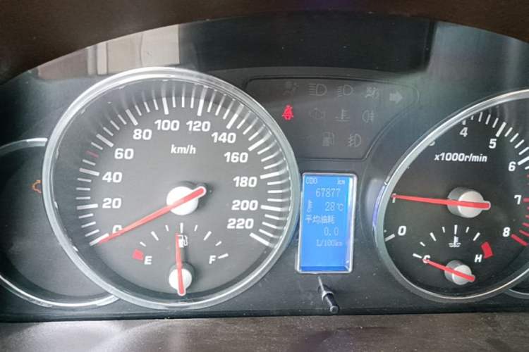 Used Huatai Boliger 2014 1.8T Manual Two-Wheel Drive Smart Edition Instrument Cluster