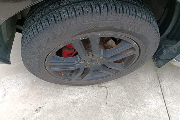 Used Huatai Boliger 2014 1.8T Manual Two-Wheel Drive Smart Edition Left Front Wheel Hub