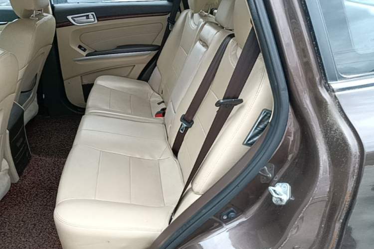Used Huatai Boliger 2014 1.8T Manual Two-Wheel Drive Smart Edition Left Rear Seat