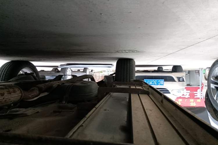 Used Huatai Boliger 2014 1.8T Manual Two-Wheel Drive Smart Edition Right Side Sill