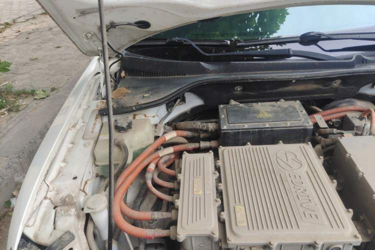 Used Huatai New Energy iEV230 2017 Elite Model Engine Bay Right